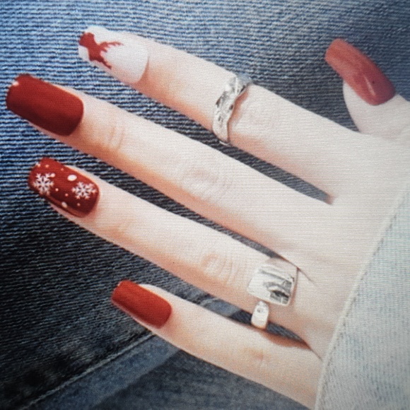 Christmas deer nails - Picture 2 of 3